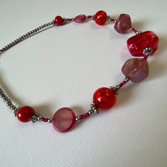 Gorgeous Red and Pink Chunky Beaded Necklace - Picture 5 of 6